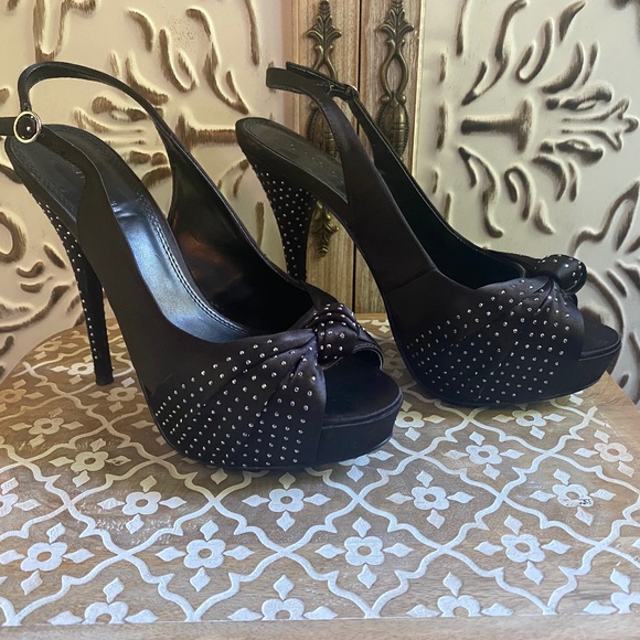 Le Chateau Black Satin Knot with silver stud detail, Size 8 - Picture 1 of 12